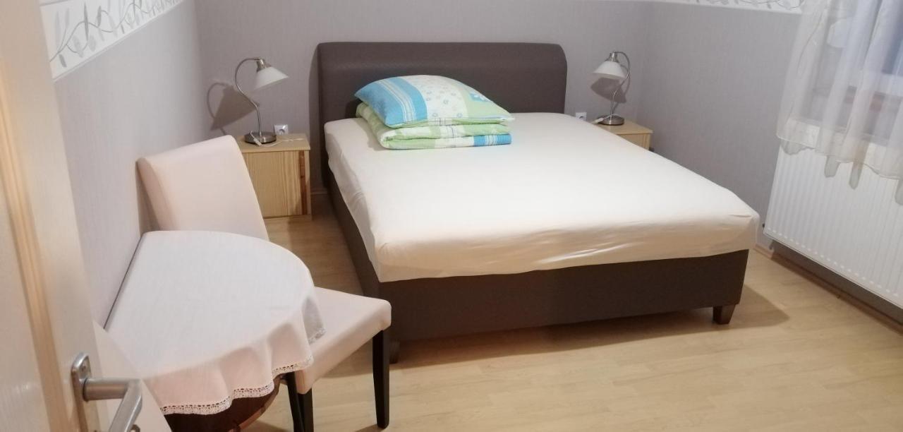 Radek Vendeghaz Es Apartman Halászi Εξωτερικό φωτογραφία