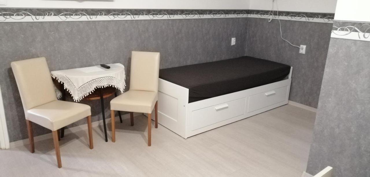 Radek Vendeghaz Es Apartman Halászi Εξωτερικό φωτογραφία