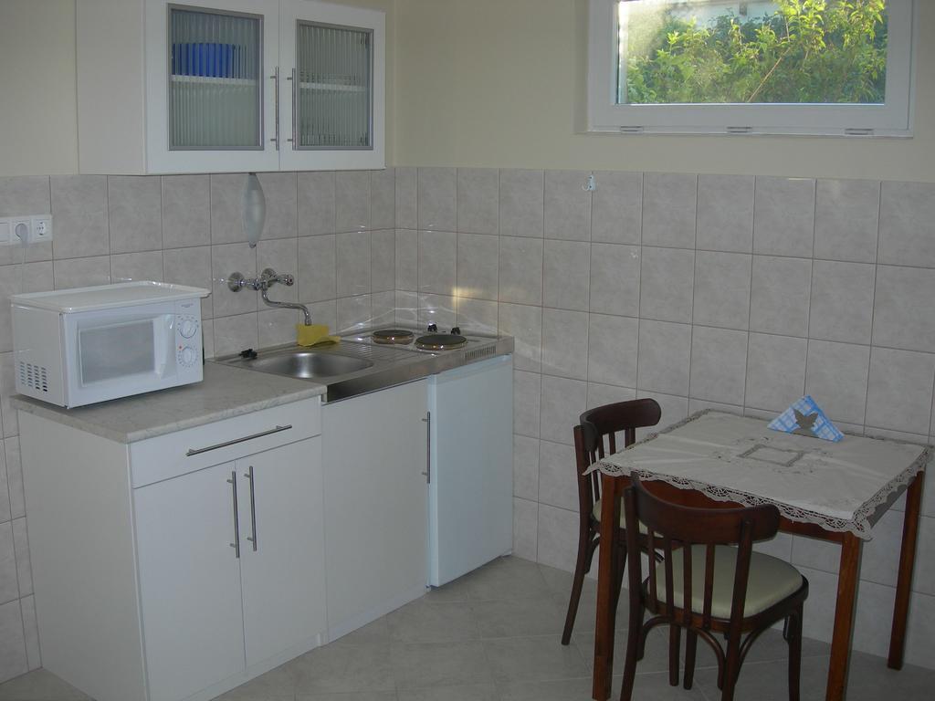 Radek Vendeghaz Es Apartman Halászi Εξωτερικό φωτογραφία
