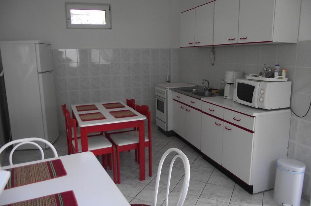 Radek Vendeghaz Es Apartman Halászi Εξωτερικό φωτογραφία